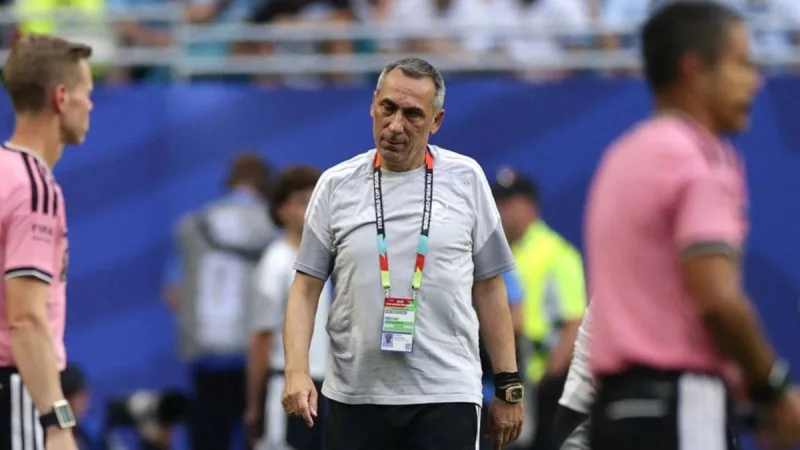 DT de Arabia Saudita lamenta falta de tiempo con el equipo tras empate con Uruguay