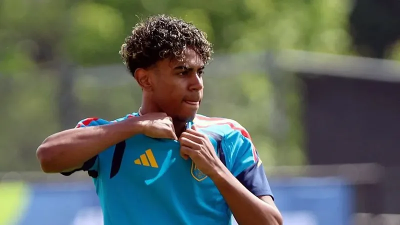 Yamal está en condiciones de comenzar en el banquillo con España contra Cabo Verde, dice DT