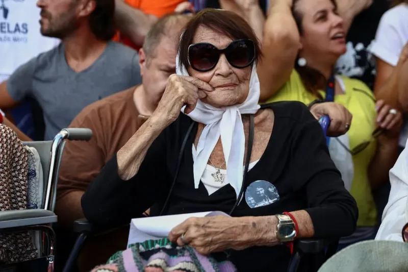 Murió Taty Almeida, madre de Plaza de Mayo y referente de la lucha por los derechos humanos
