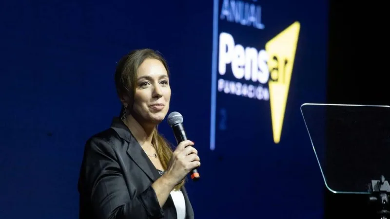 Del VIP al avión de línea: el PRO recalienta la pelea con el Gobierno por Adorni