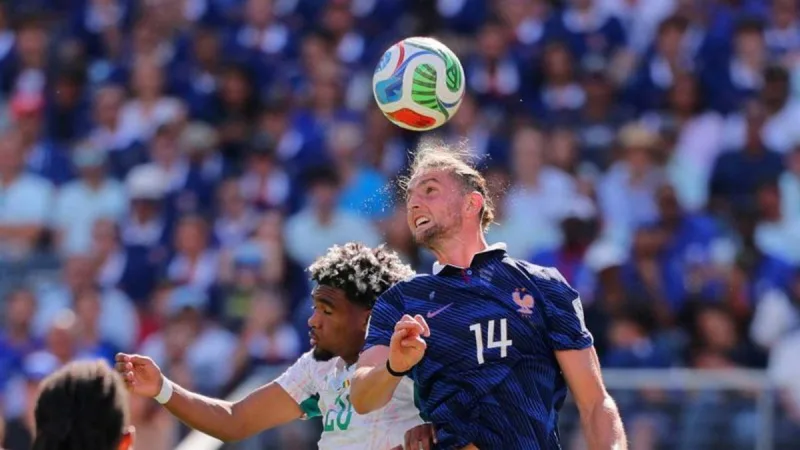 Rabiot se suma a las críticas de Vinícius por el estado del campo en Nueva York