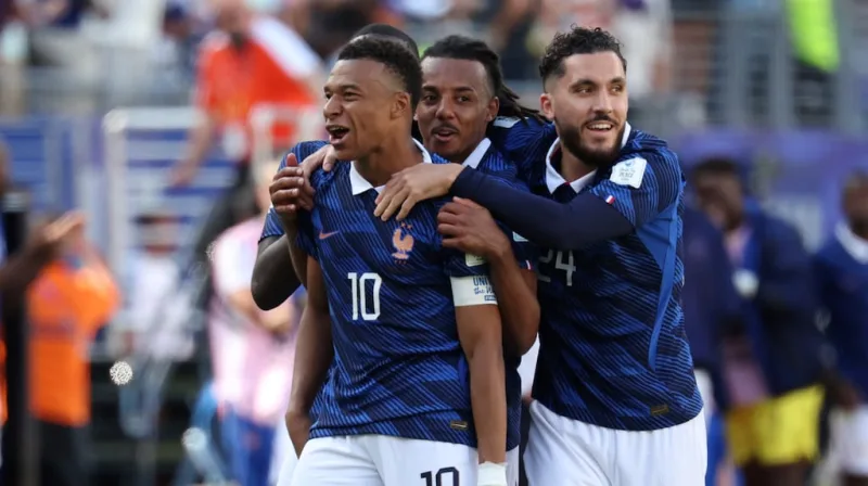 "Para callar a todos los que me critican tendría que jugar 80 años": Mbappé respondió a los cuestionamientos en Francia