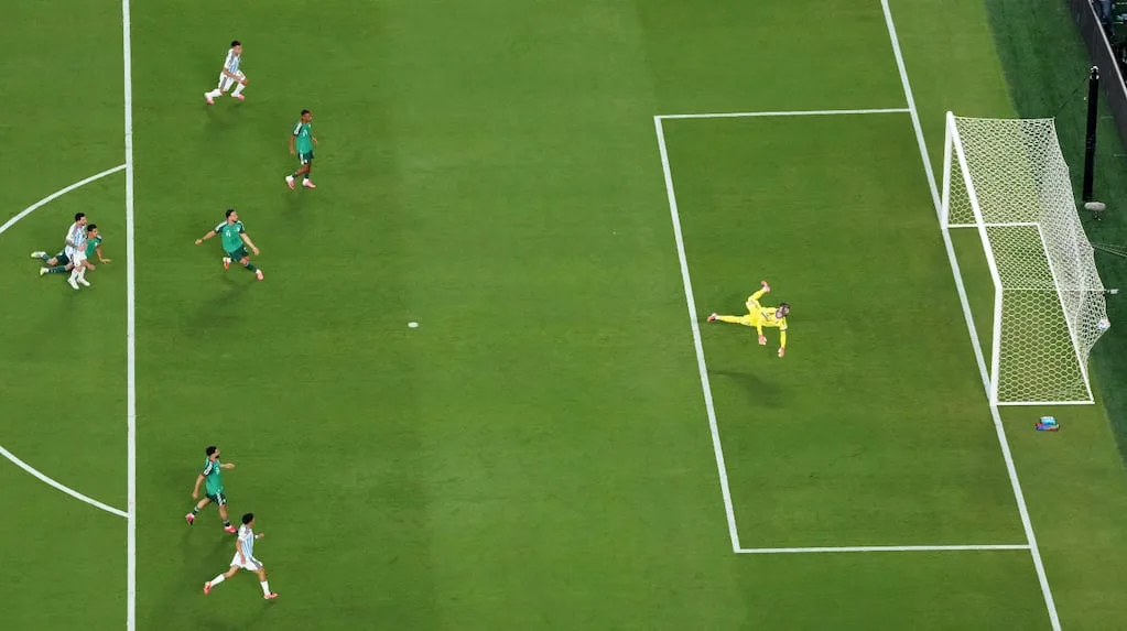 Video: así se vio el golazo de Messi contra Argelia desde la cámara del árbitro del partido