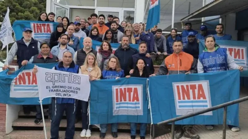 Milei profundiza el vaciamiento del INTA: casi 800 despidos y remate de tierras