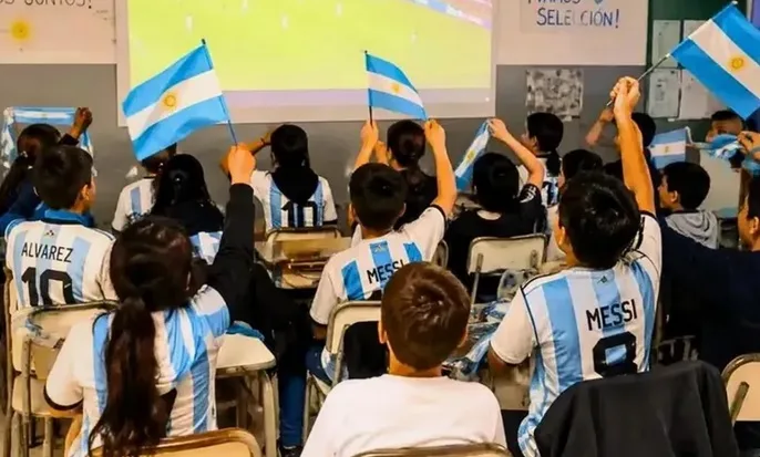 Clases normales en Tucumán durante el próximo partido de Argentina, el lunes a las 14: lo verán en las escuelas