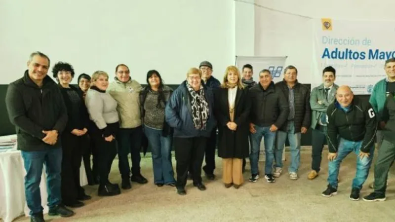 El IPSST brindó una jornada de alfabetización digital para adultos mayores en Delfín Gallo