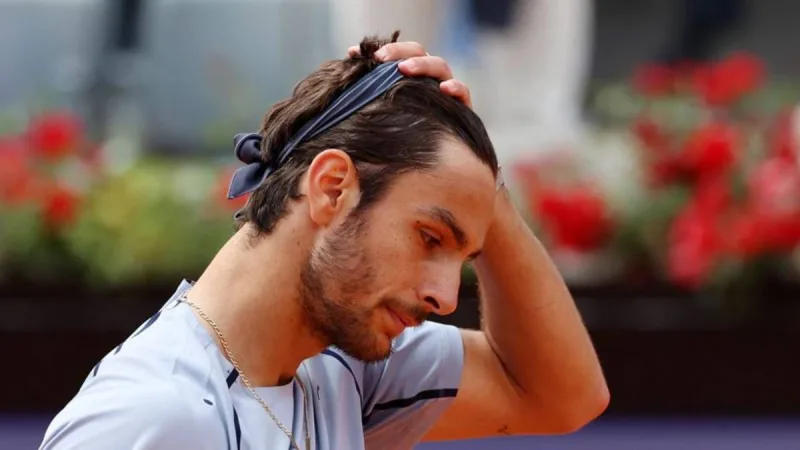 Italiano Musetti se perderá Wimbledon por lesión