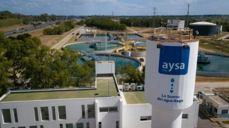 Revés para Milei: la Justicia frenó la privatización de AYSA