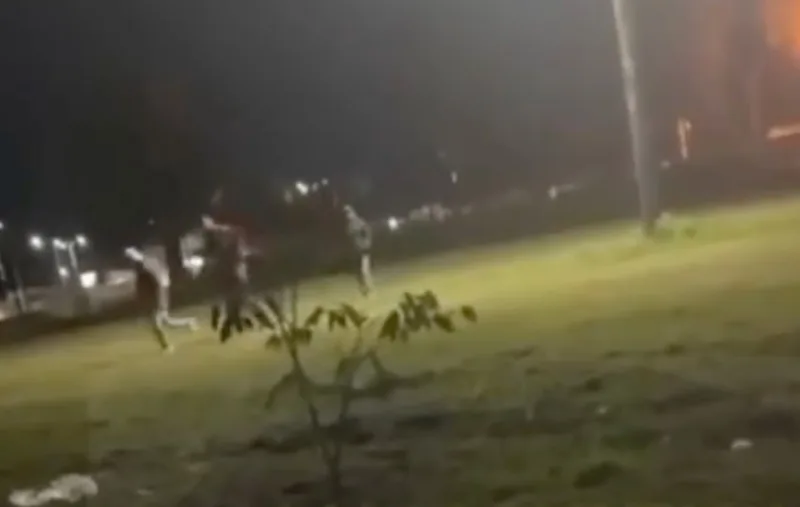 Un video viral registró una discusión saldada a los tiros en un descampado ubicado en la zona de Ranchillos