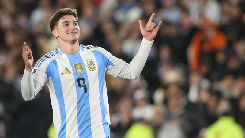 Cuántos mundiales jugó Julián Álvarez con la Selección Argentina